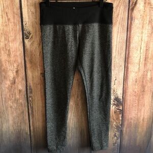 𝅺TUFF Athletics Size Small Black and Gray